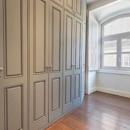 Lovelystay Downtown Dom Duarte Apartment