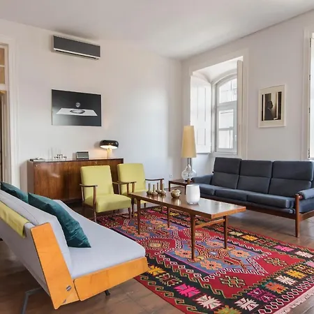 Lovelystay Downtown Dom Duarte شقة