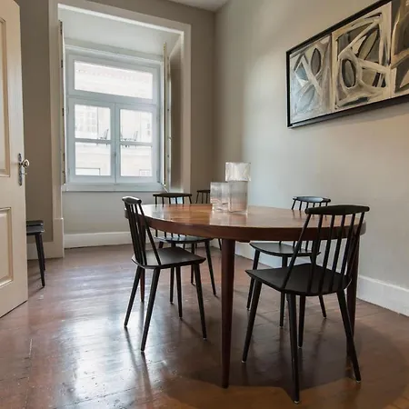 Lovelystay Downtown Dom Duarte شقة